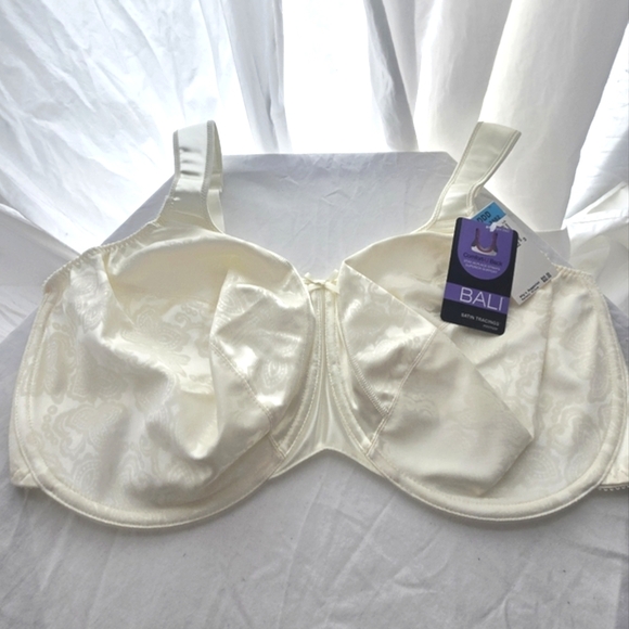 Bali 42DDD Mega Bra Bundle NWT - Picture 8 of 16